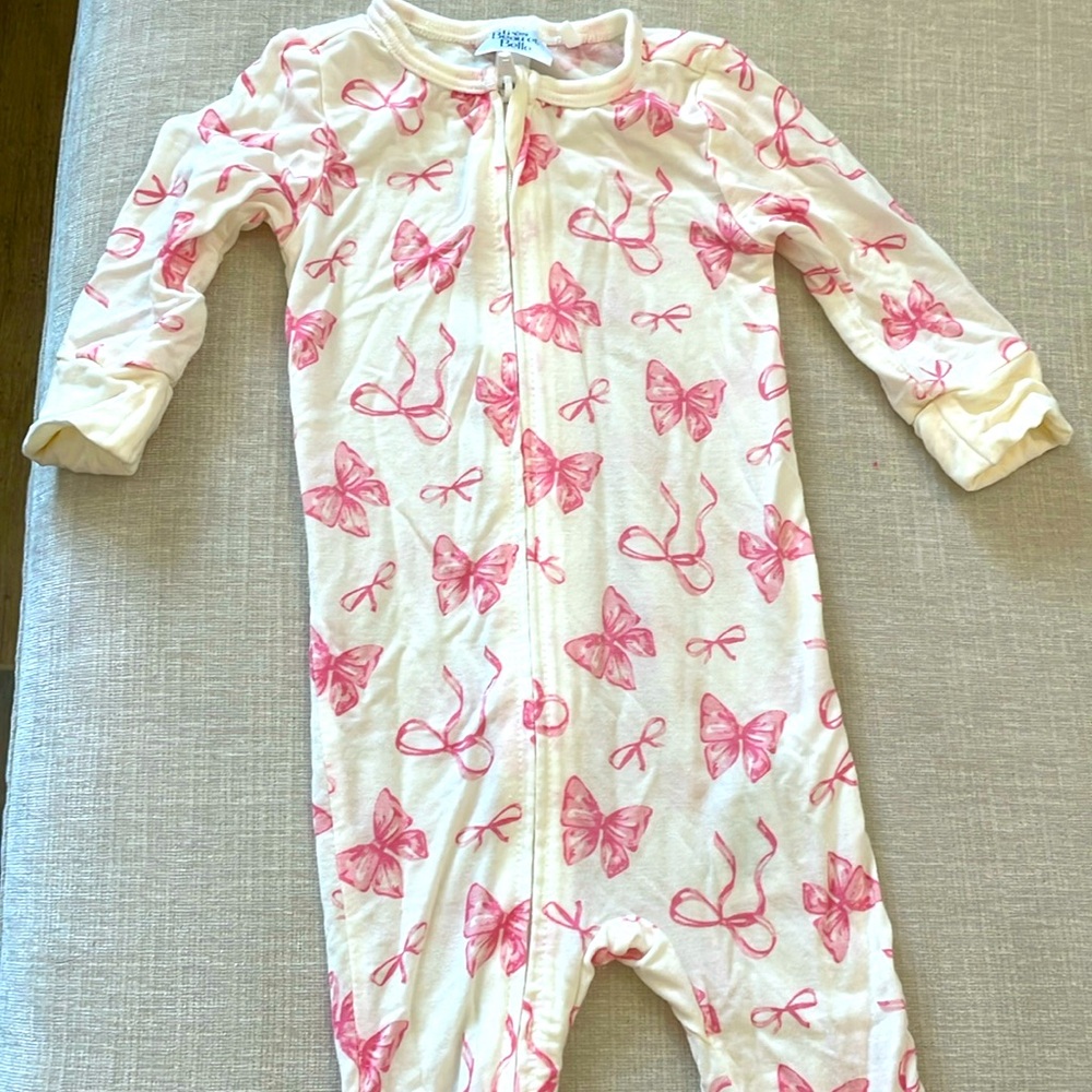 Tres Beau et Belle zipper onesie